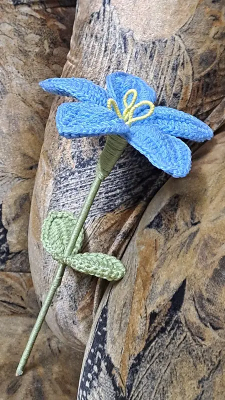 Crochet lilly flower 🌷 photo 1