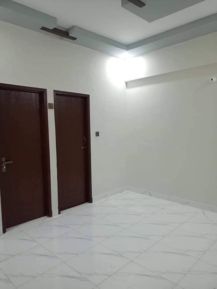 Kaneez fatima block4 main 3bed dd 2nd floor west open flat for sale photo 2