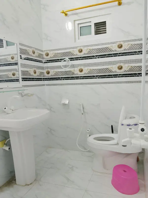 Brand portion for rent photo 8