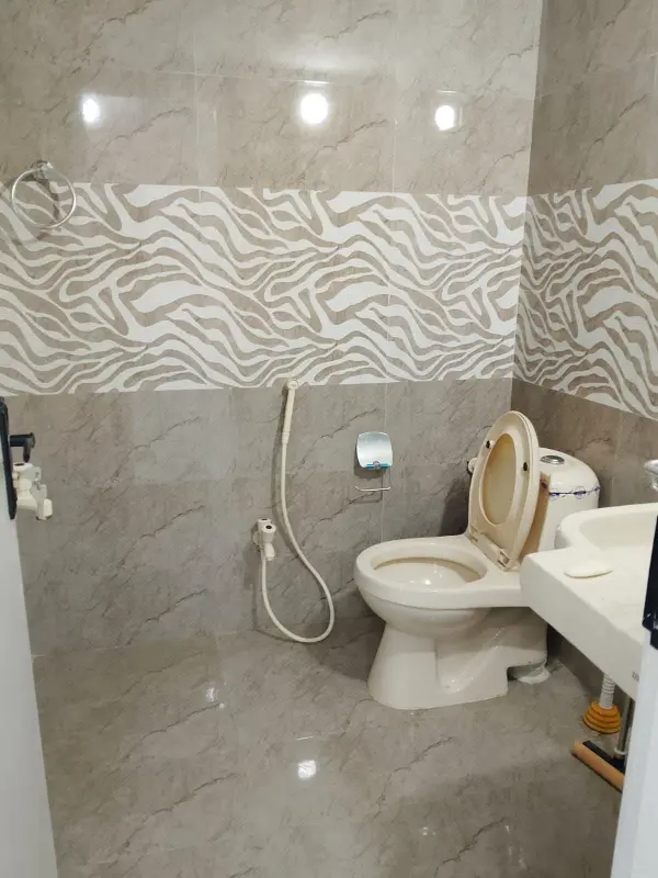 Brand portion for rent photo 2