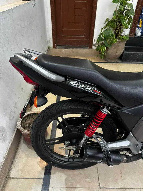 Suzuki gsx125 photo 9