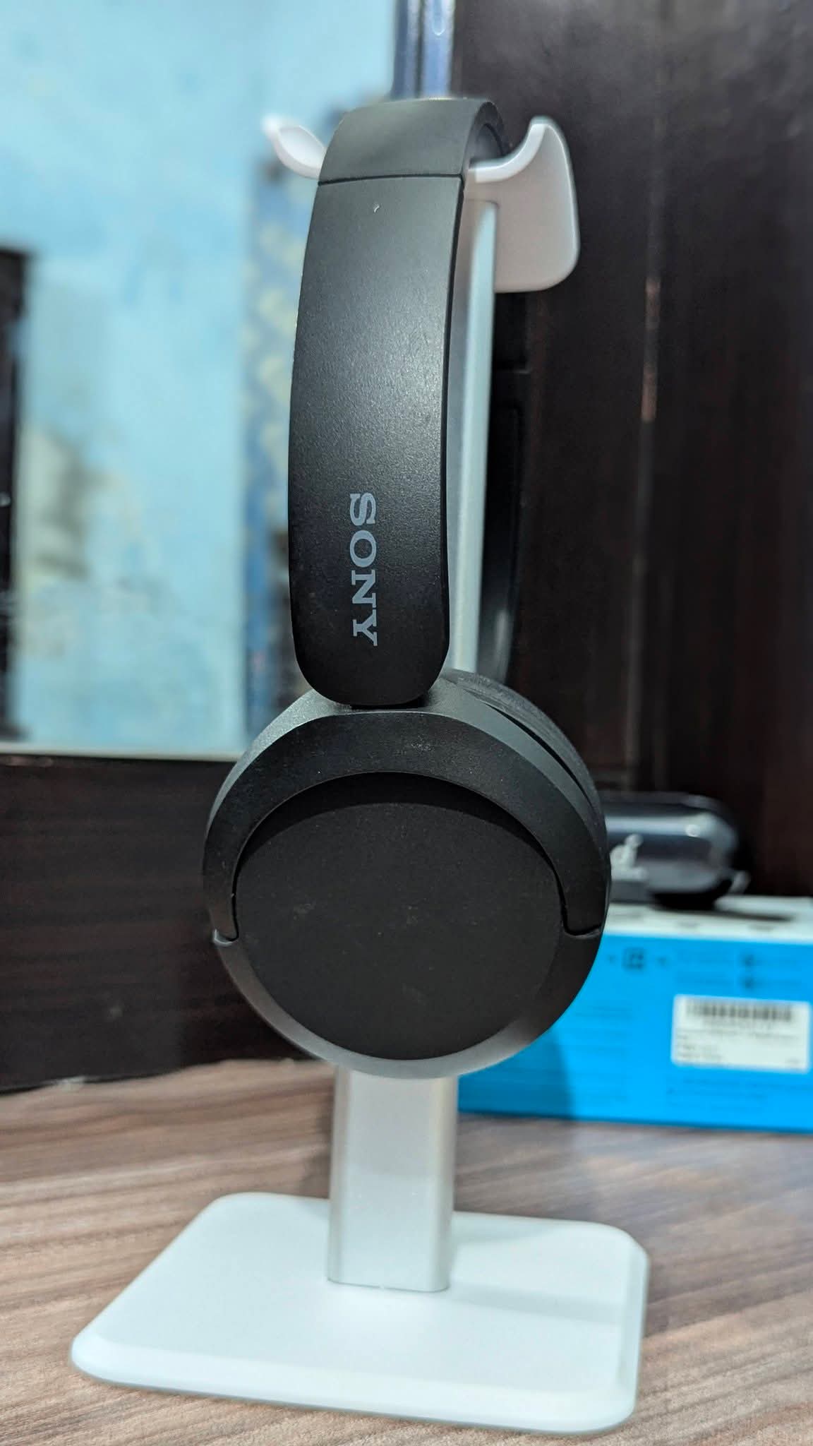 Sony wh-Ch520 bluetooth headphones lush condition photo 4