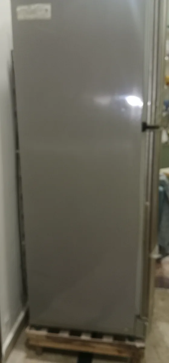 Pel Refrigerator Medium size With stabiliser photo 4