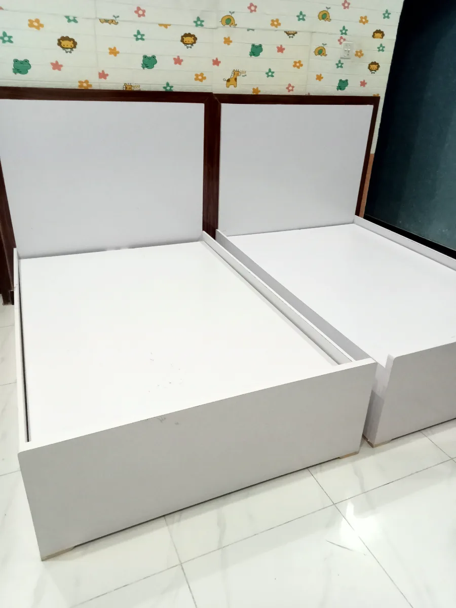 2 single bed with 2 side table photo 1