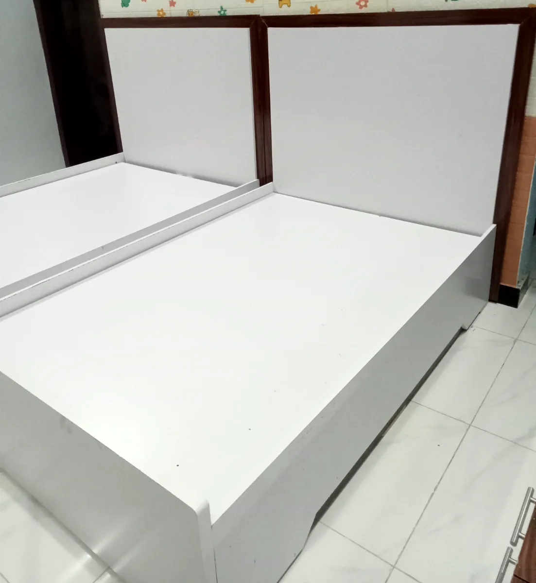 2 single bed with 2 side table photo 3