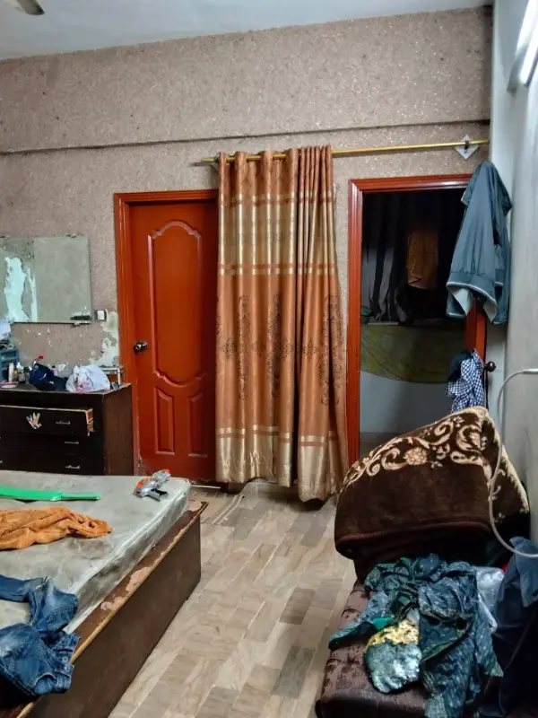 Kaneez fatima block 2 main 2bed dd 2nd floor west open flat for sale photo 3