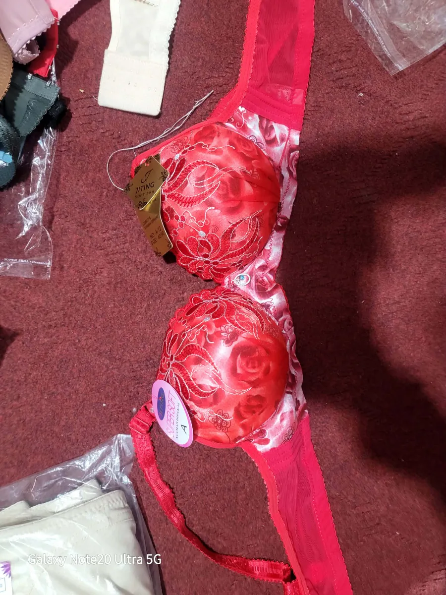 Doubbel padded puch up bra lacy style fancy design photo 2