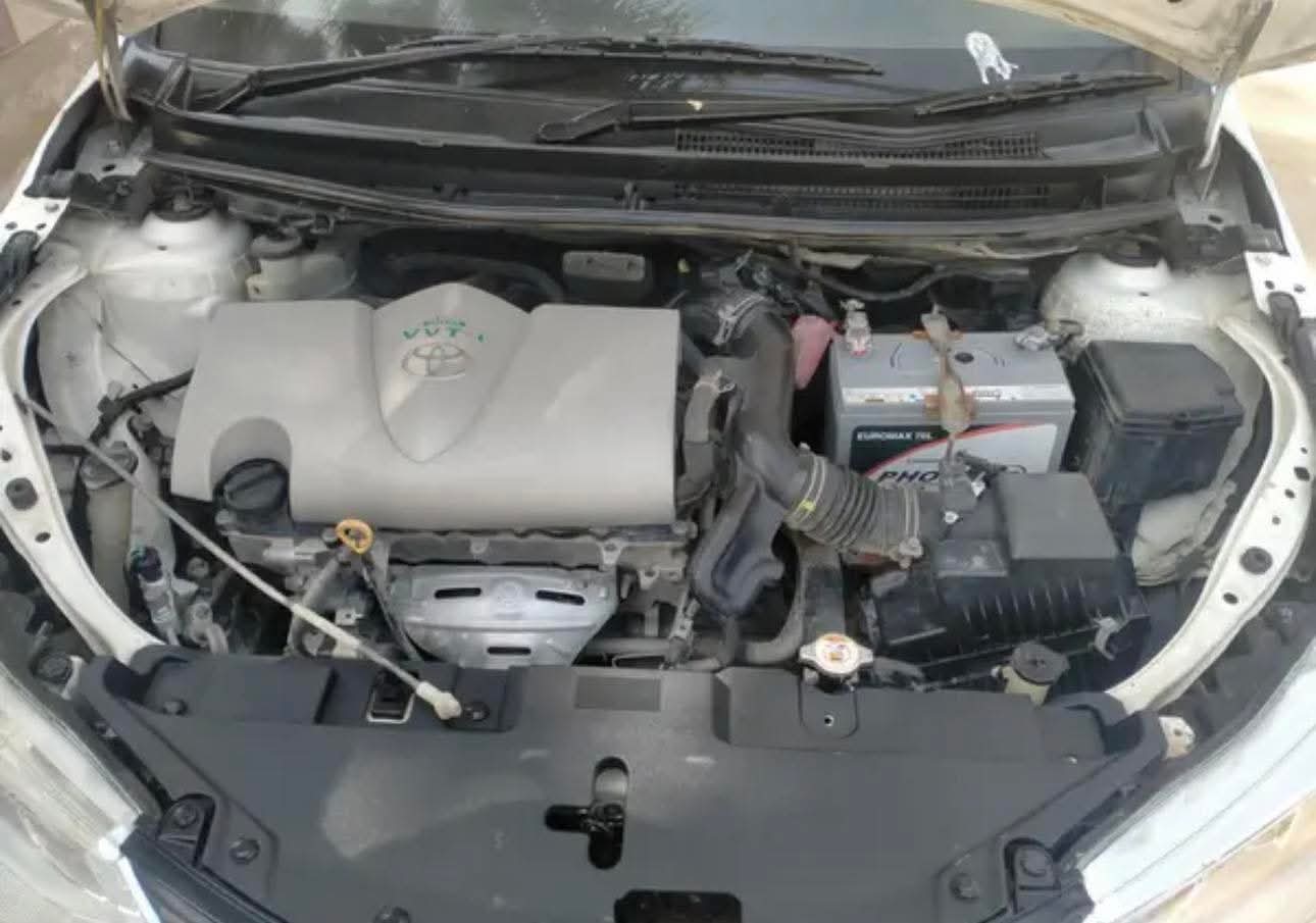 Tiyota yaris Gli 1.3 Manual 2021 model photo 11