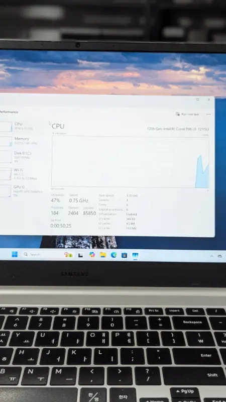 Samsung laptop for sale_Excellent condition(12th Gen Core i3) photo 3