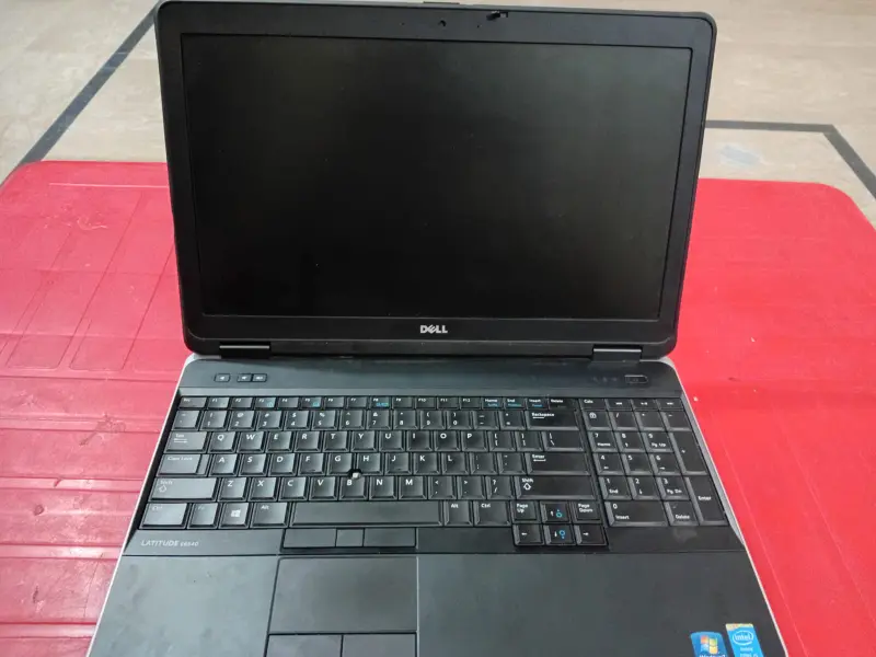 Dell Latitude E6540 | i5 | 8GB RAM | 128GB SSD | Good Condition photo 2