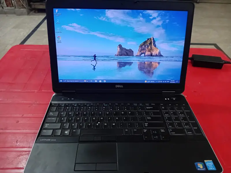 Dell Latitude E6540 | i5 | 8GB RAM | 128GB SSD | Good Condition photo 1