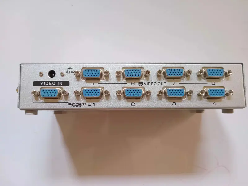 •8-Port VGA Splitter - 500MHz High Bandwidth (For Multi-Monitor Setup) photo 2