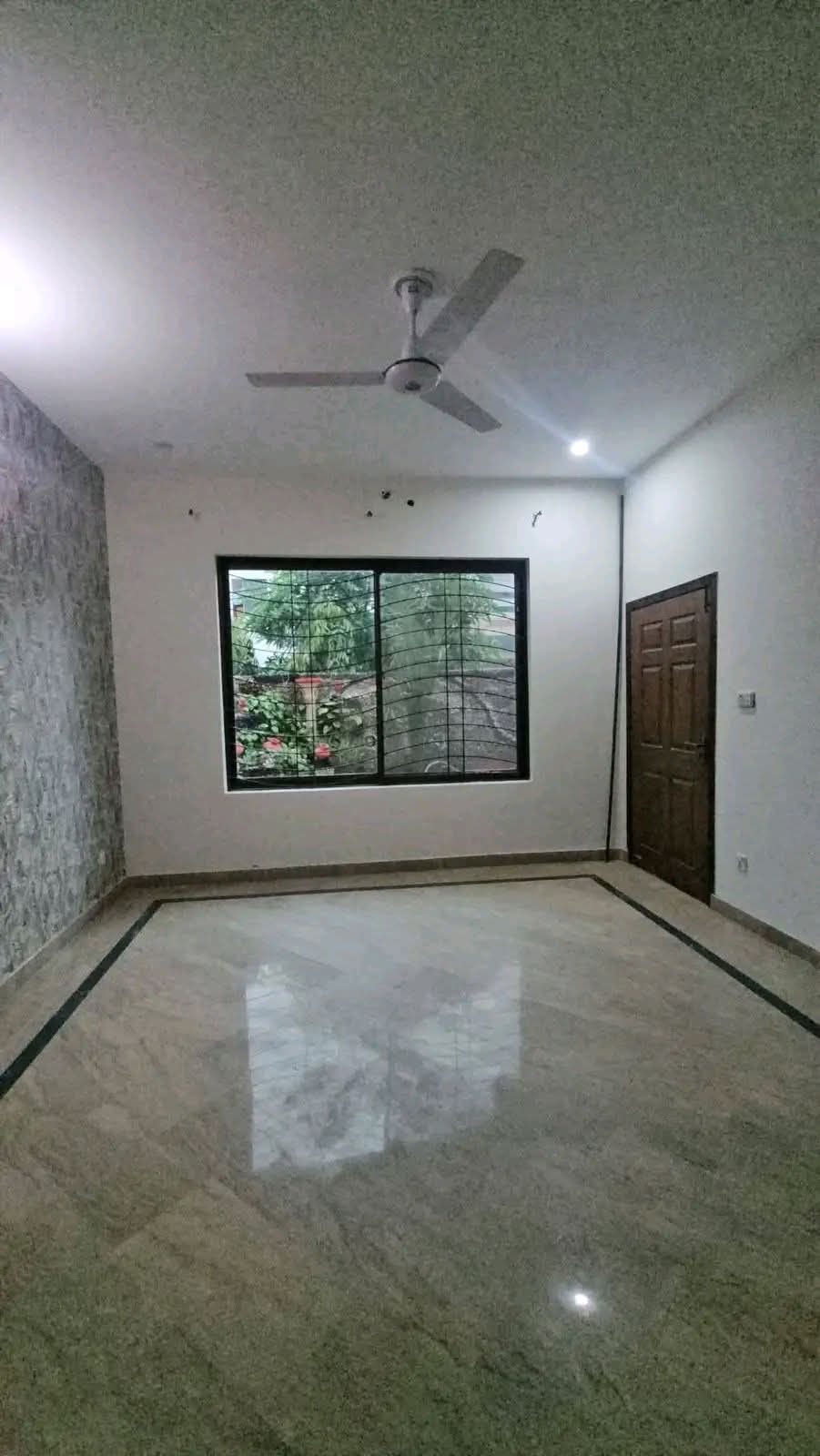 10 marla 1.5 storey house for sale photo 2