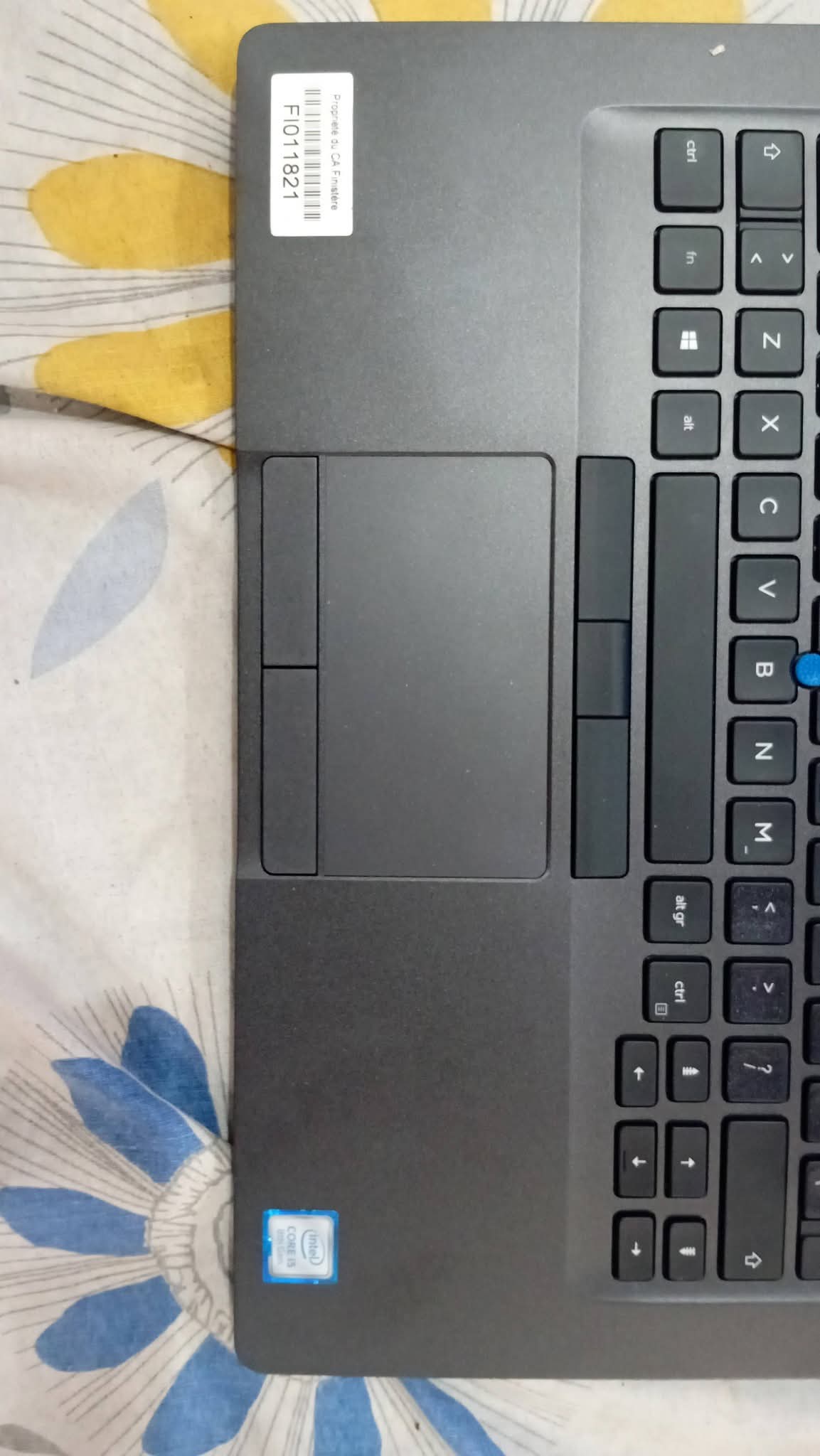 Looking backward to sale below latitude 5400 i5 8th Gen photo 5