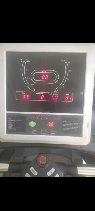 Gym treadmill photo 3